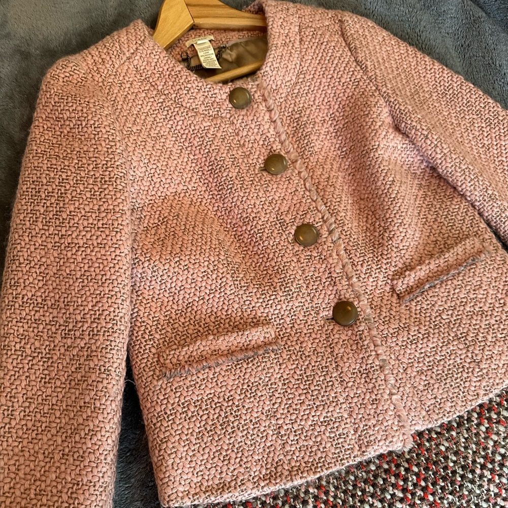 Classic J. Crew Pink Tweed Jacket w/ oversized buttons